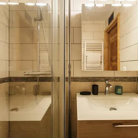 Closy Modern 4pax Pied Piste Centre Balcon Parking Chamonix